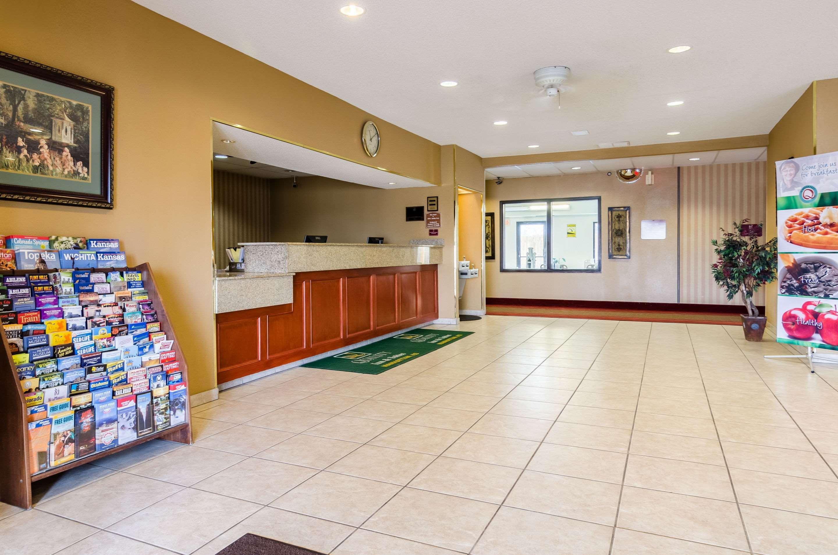 Quality Inn & Suites Manhattan Eksteriør bilde
