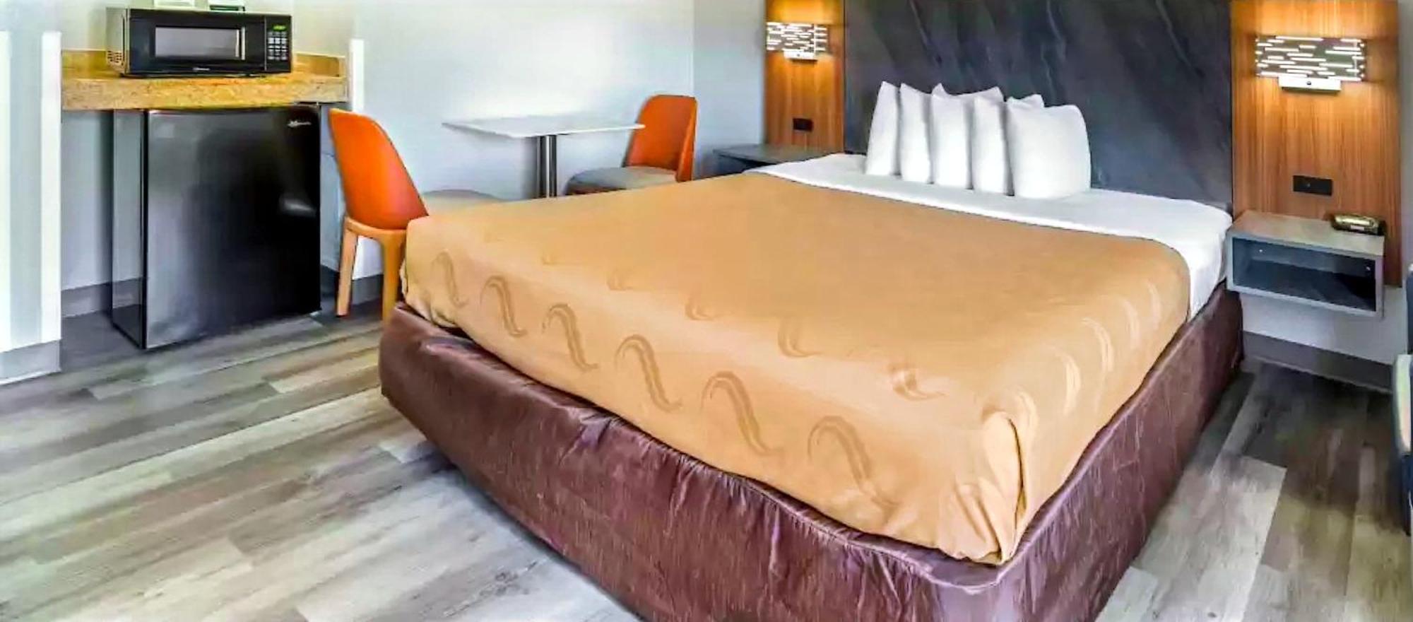 Quality Inn & Suites Manhattan Eksteriør bilde
