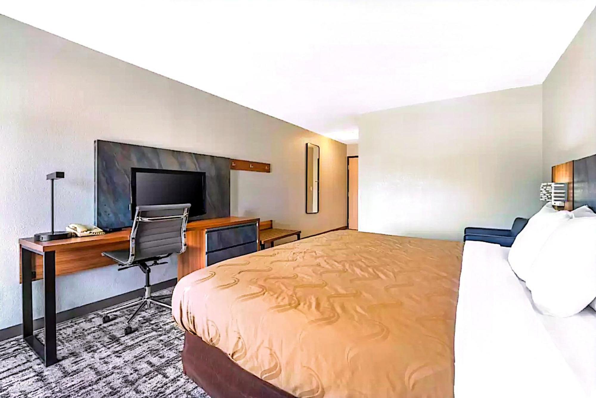 Quality Inn & Suites Manhattan Eksteriør bilde