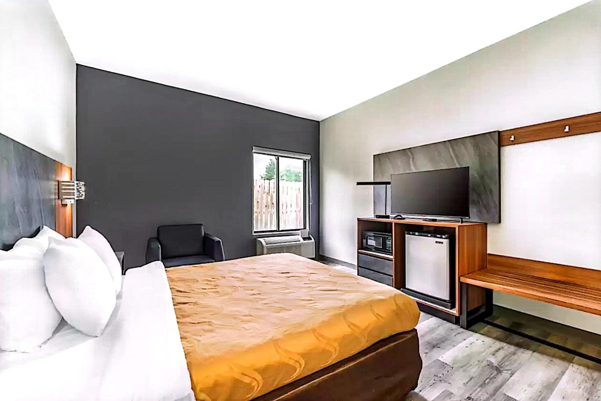 Quality Inn & Suites Manhattan Eksteriør bilde
