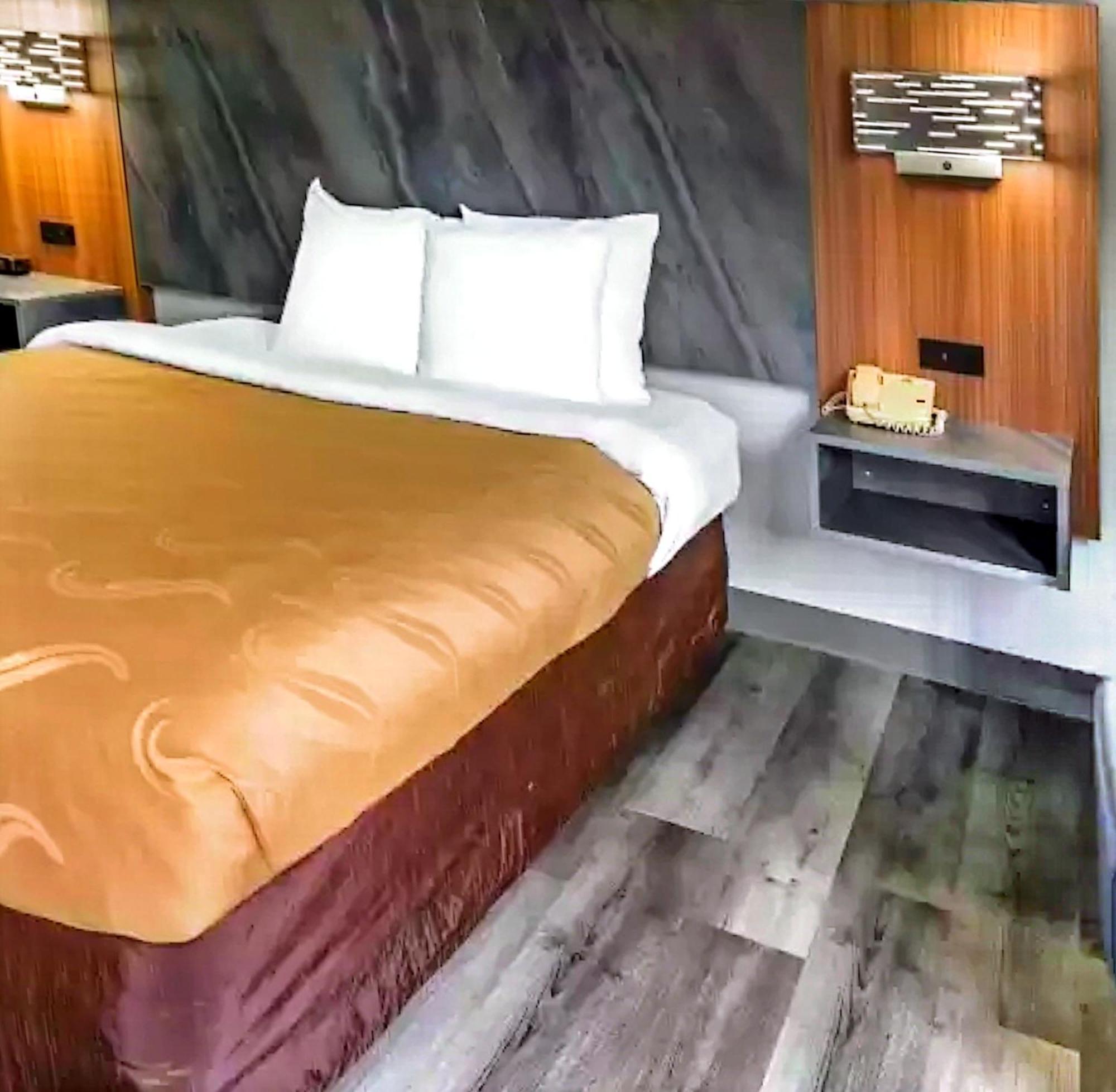 Quality Inn & Suites Manhattan Eksteriør bilde