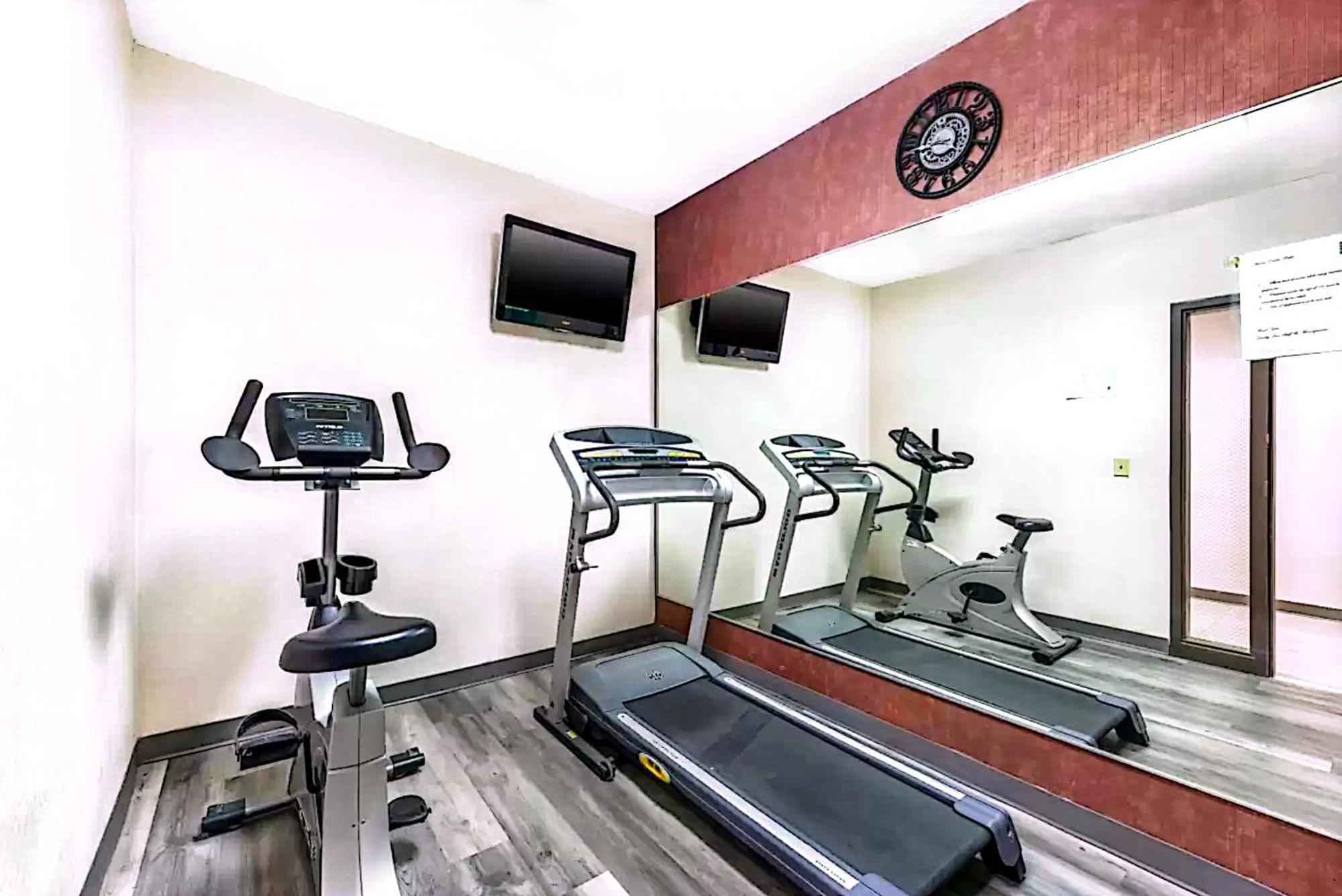 Quality Inn & Suites Manhattan Eksteriør bilde