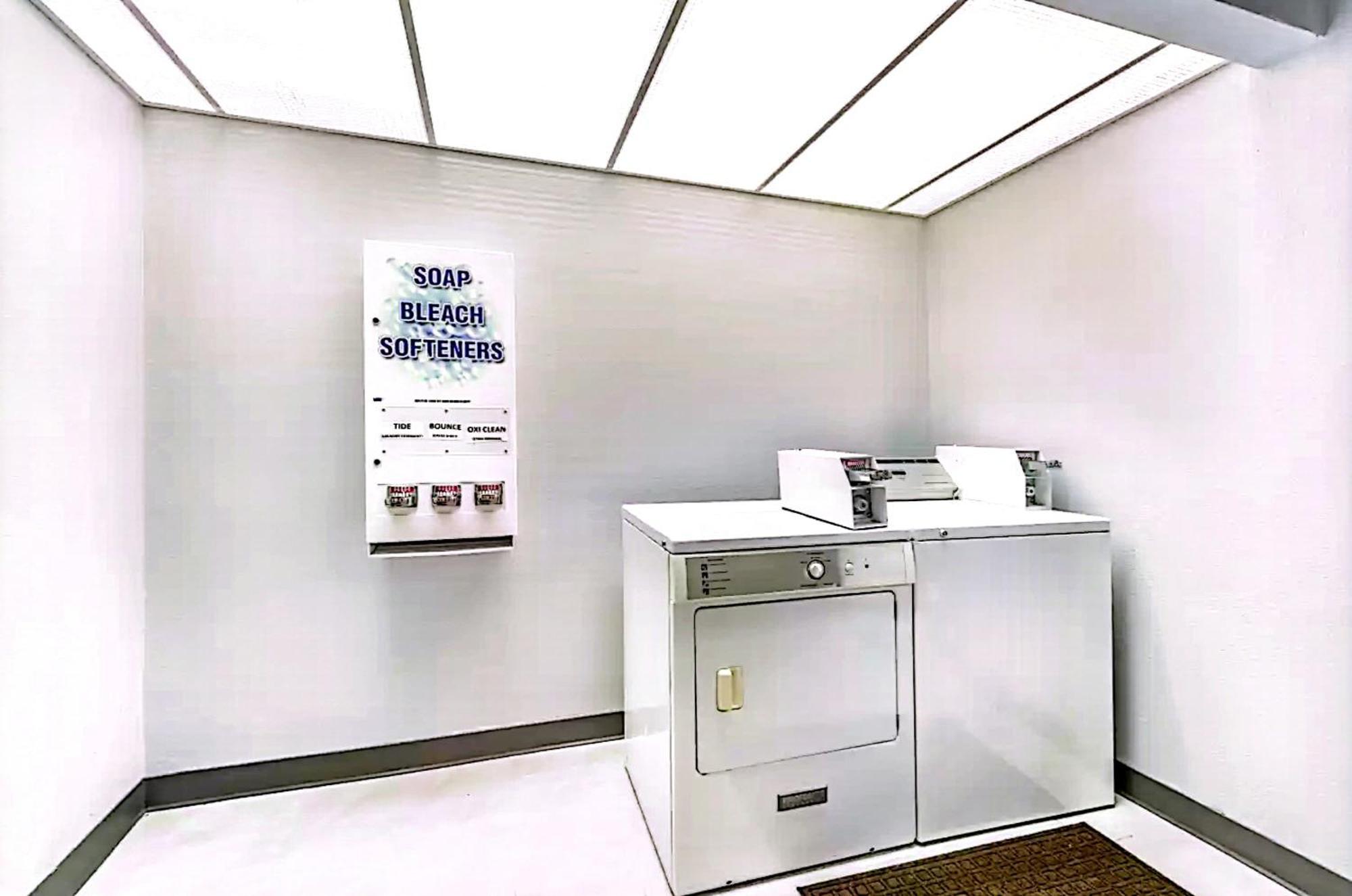 Quality Inn & Suites Manhattan Eksteriør bilde