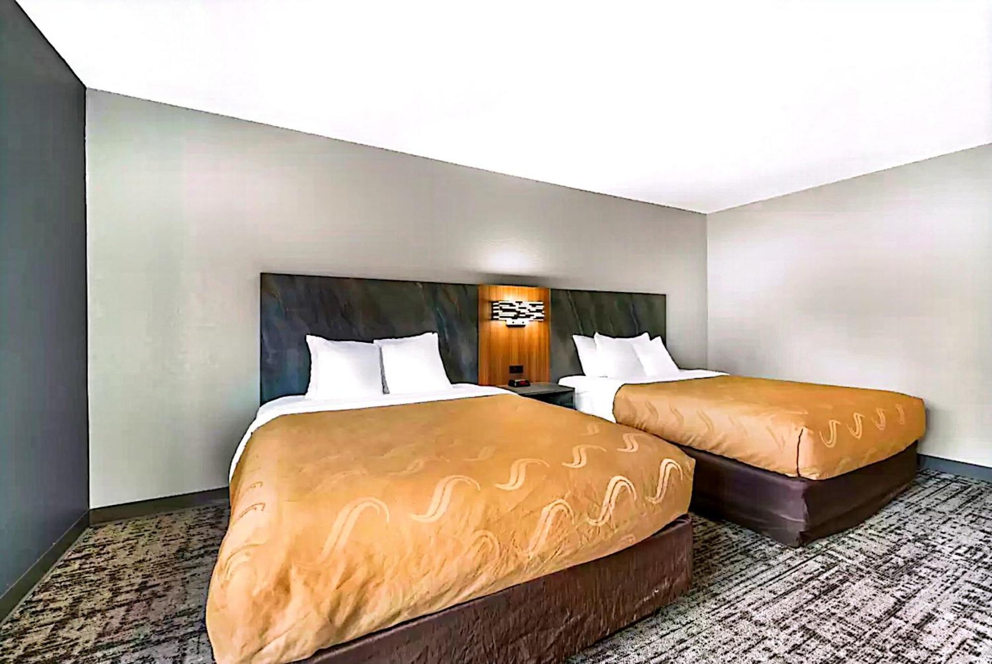 Quality Inn & Suites Manhattan Eksteriør bilde