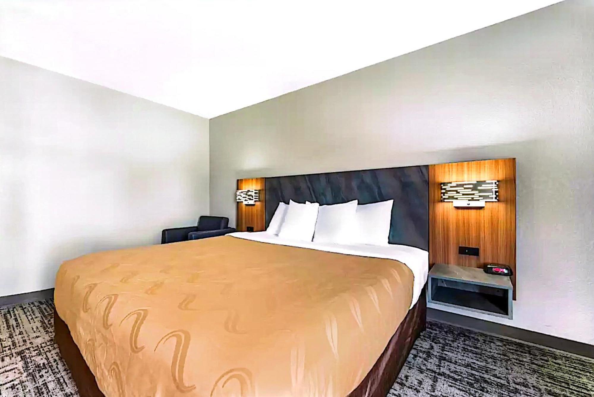 Quality Inn & Suites Manhattan Eksteriør bilde