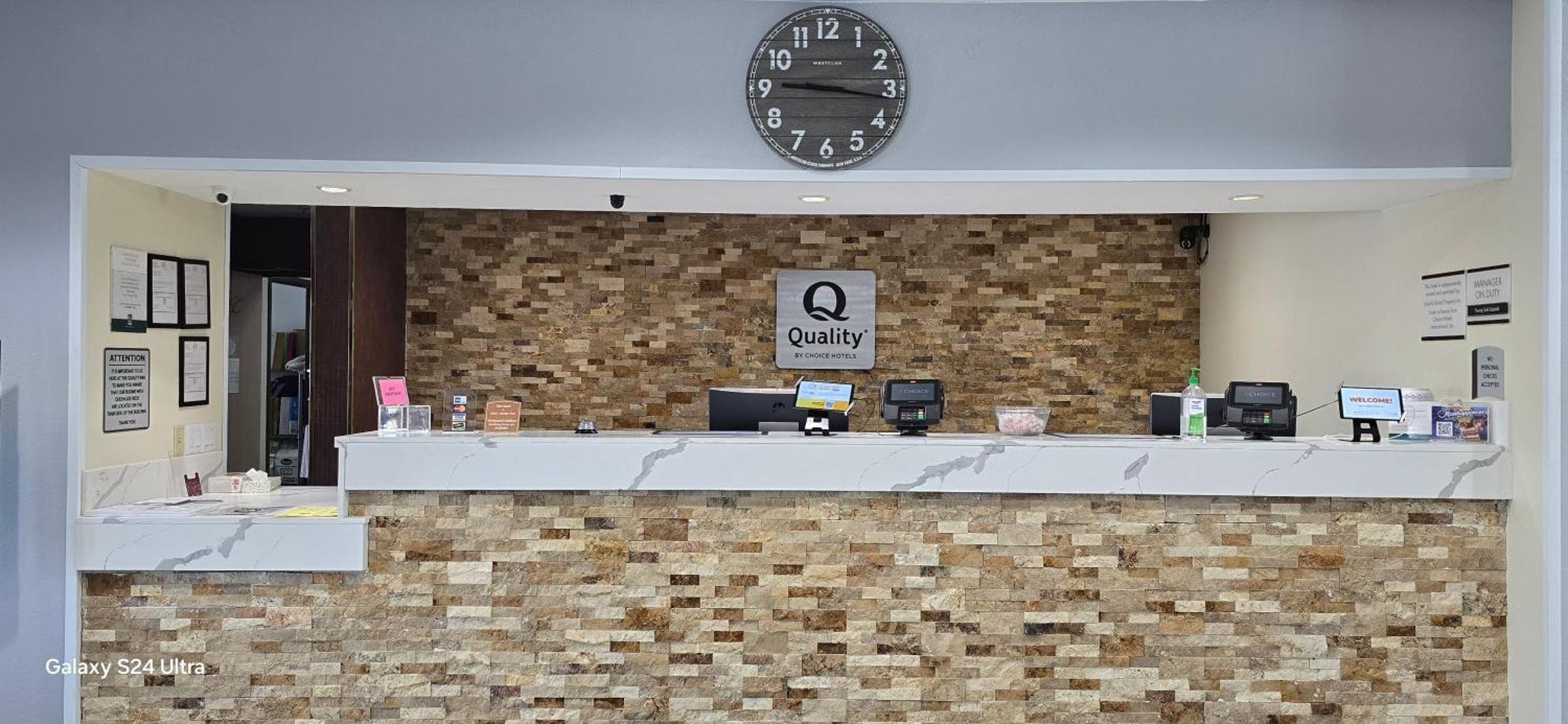 Quality Inn & Suites Manhattan Eksteriør bilde