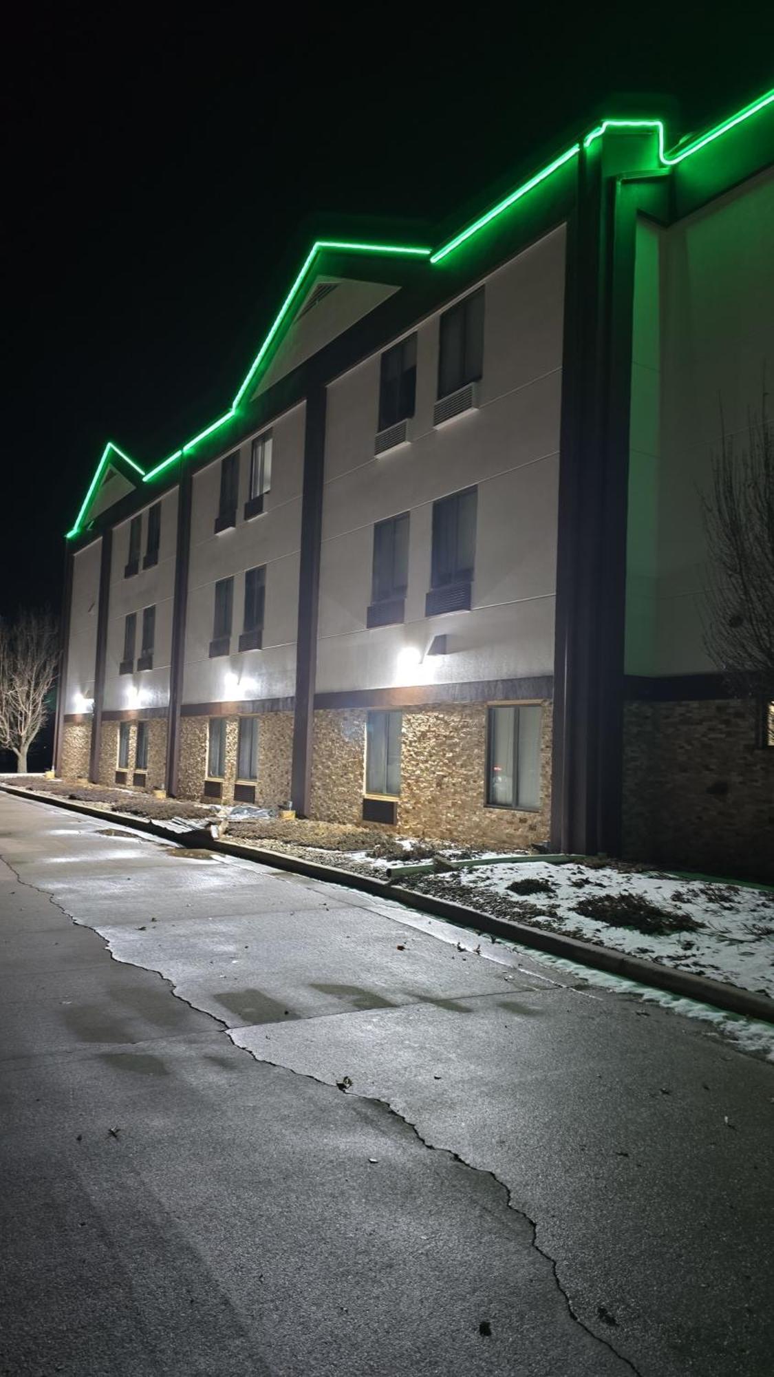 Quality Inn & Suites Manhattan Eksteriør bilde