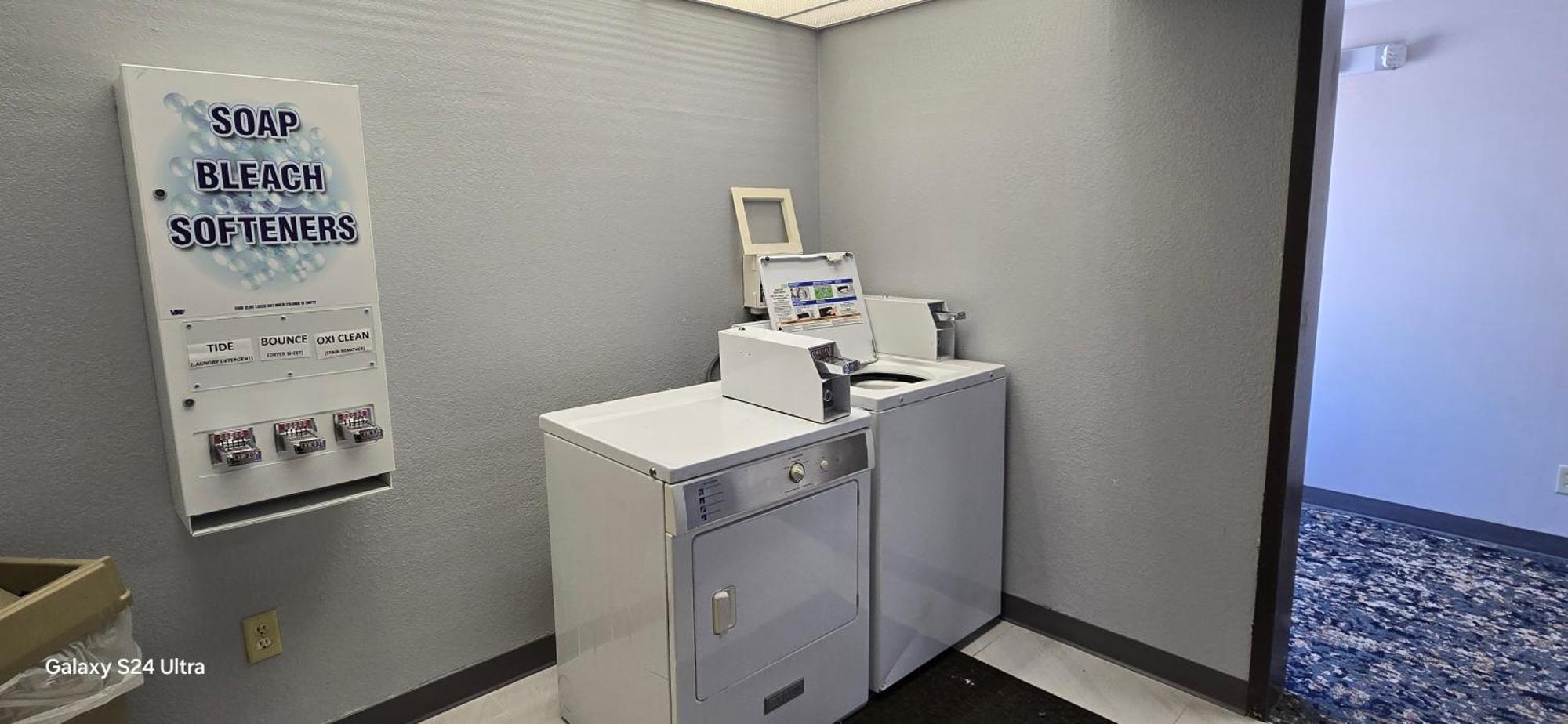 Quality Inn & Suites Manhattan Eksteriør bilde