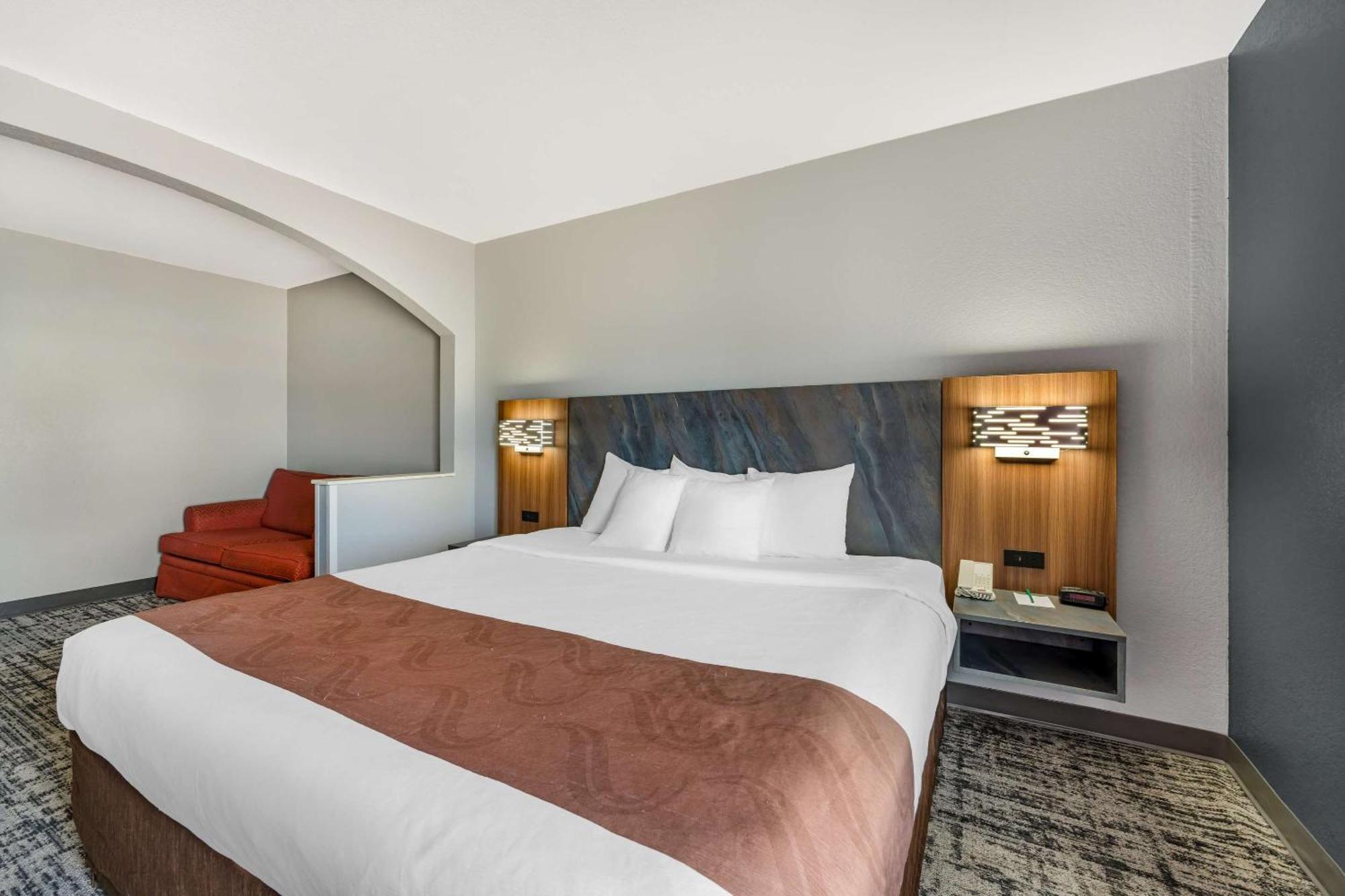 Quality Inn & Suites Manhattan Eksteriør bilde