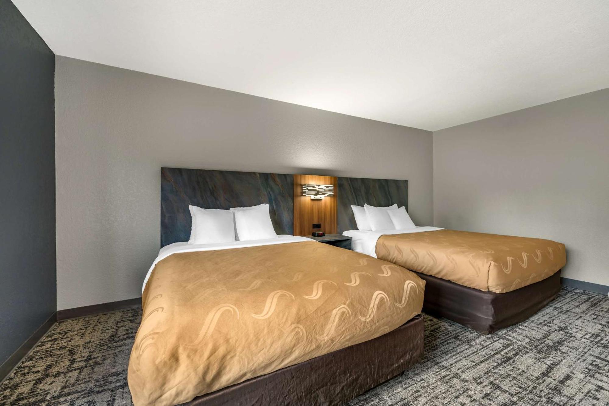 Quality Inn & Suites Manhattan Eksteriør bilde
