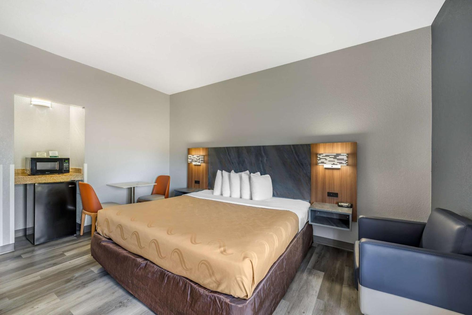 Quality Inn & Suites Manhattan Eksteriør bilde