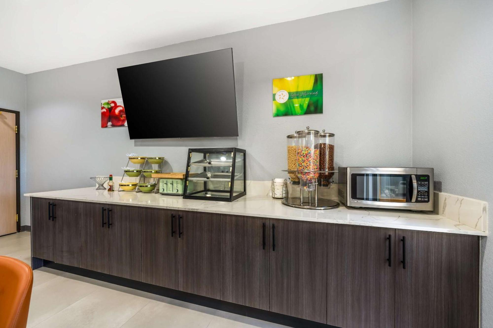 Quality Inn & Suites Manhattan Eksteriør bilde