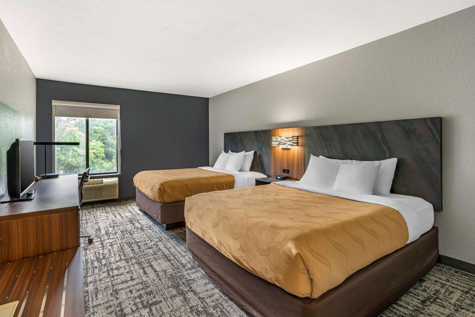 Quality Inn & Suites Manhattan Eksteriør bilde