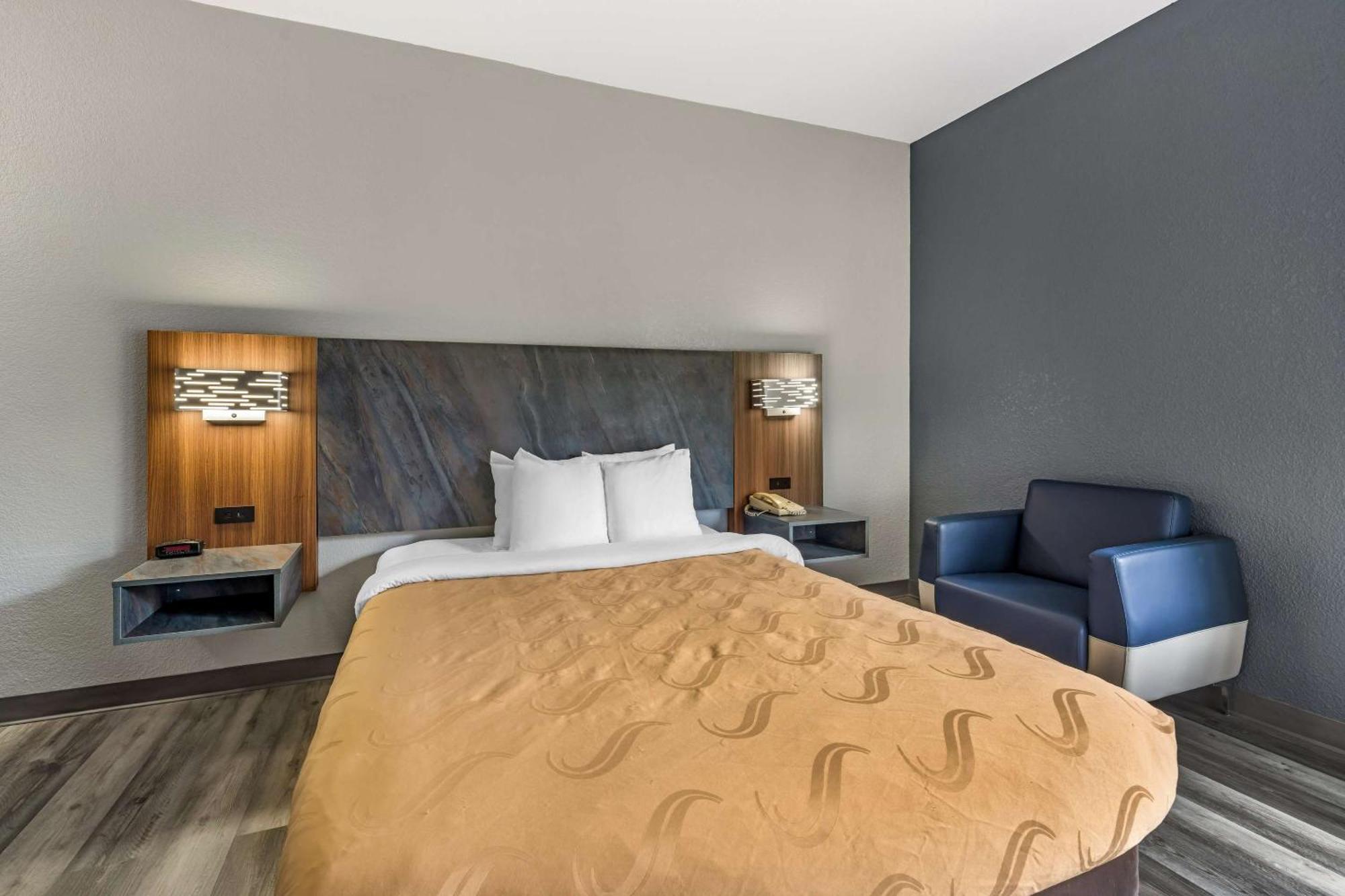 Quality Inn & Suites Manhattan Eksteriør bilde