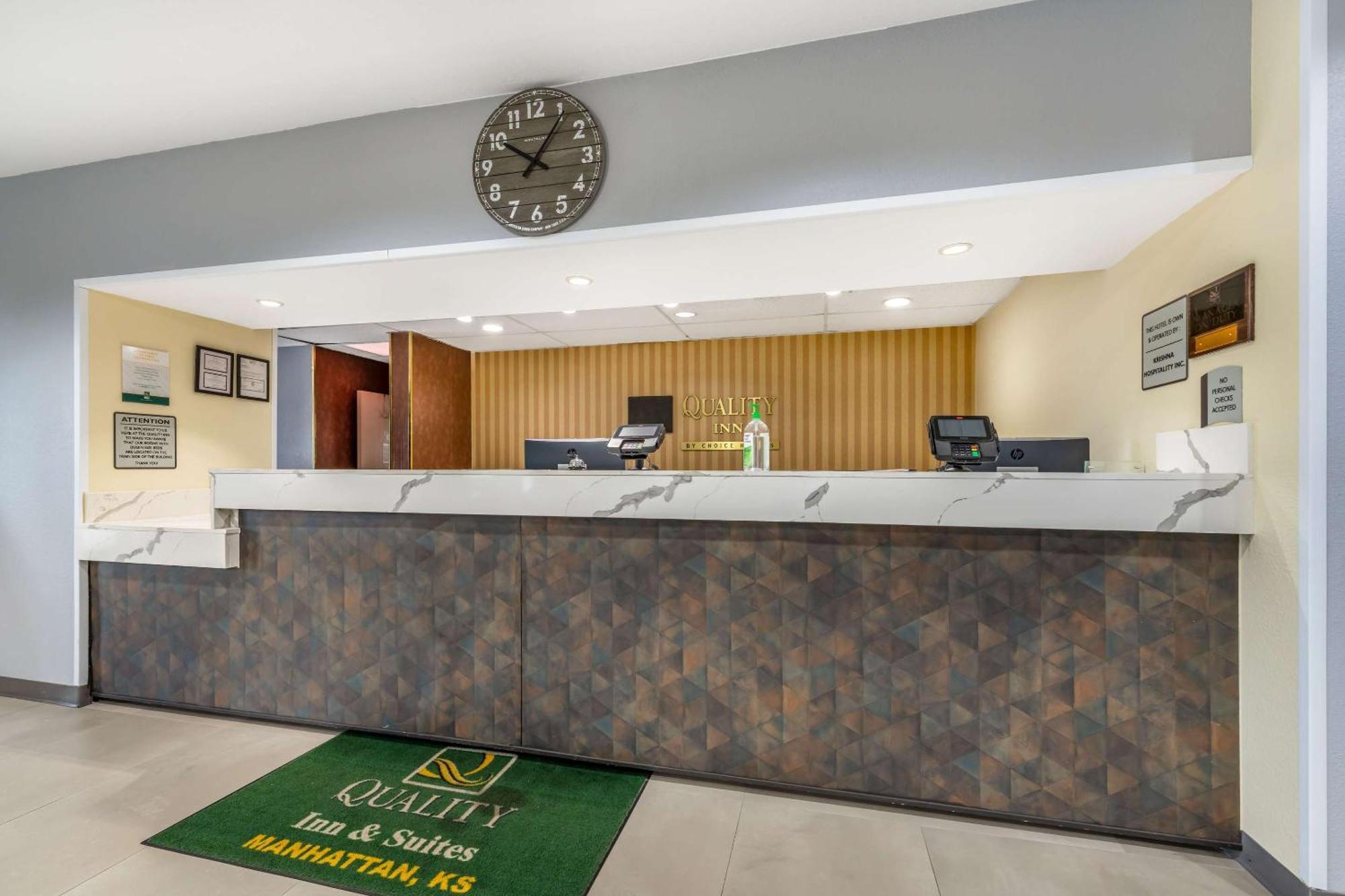 Quality Inn & Suites Manhattan Eksteriør bilde